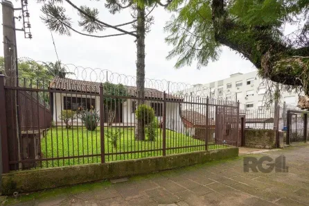 Casa com 5 Quartos à venda, 499m² no Medianeira, Porto Alegre