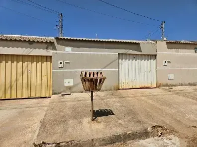 Casa com 2 Quartos à venda, 180m² no Vila Raio de Luz, Santo Antônio do Descoberto