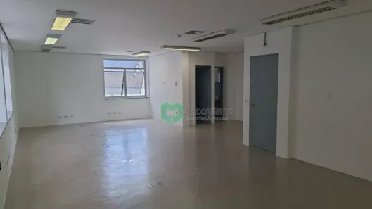 Sala Comercial para alugar, 74m² no Vila Madalena, São Paulo