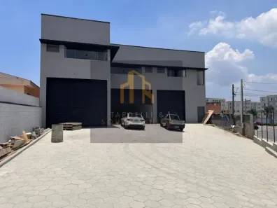 Casa com 3 Quartos à venda, 220m² no Fazenda Rodeio, Mogi das Cruzes