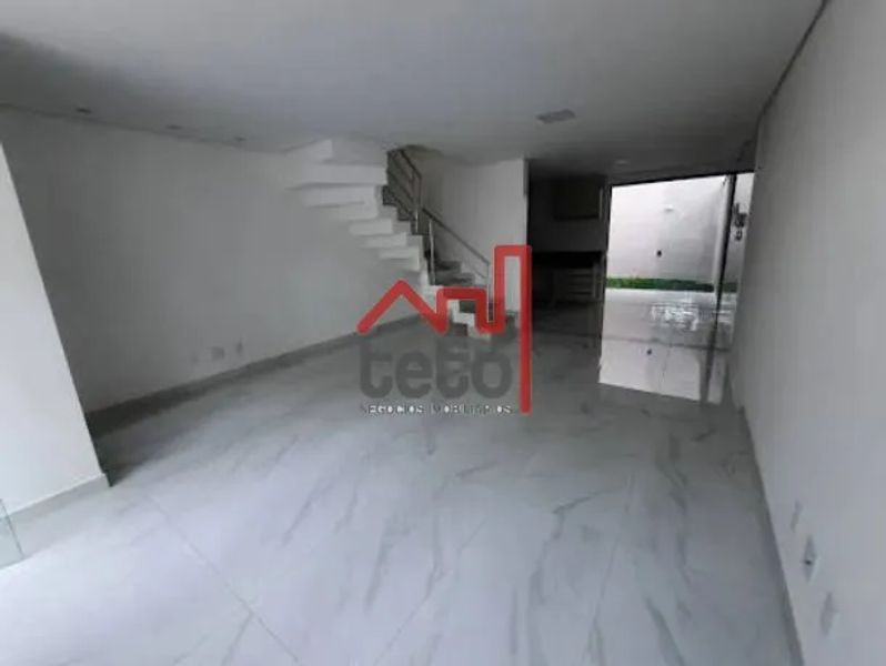 Casa com 3 quartos — Santa Mônica, Belo Horizonte