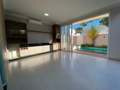 Casa com 3 Quartos à venda, 240m² no Plano Diretor Sul, Palmas