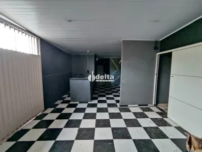 Ponto Comercial para alugar, 80m² no Centro, Uberlândia
