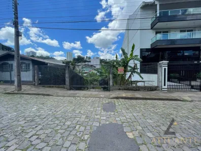 Lote/Terreno à venda, 300m² no São José, Caxias do Sul