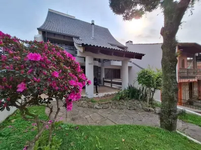 Casa com 4 Quartos à venda, 300m² no Vila Assunção, Porto Alegre
