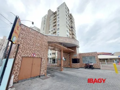 Apartamento com 2 Quartos para alugar, 58m² no Areias, São José