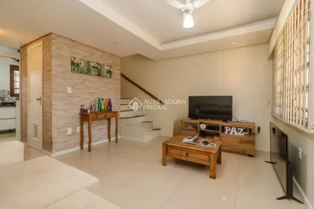 Casa com 2 Quartos para alugar, 133m² no Cavalhada, Porto Alegre