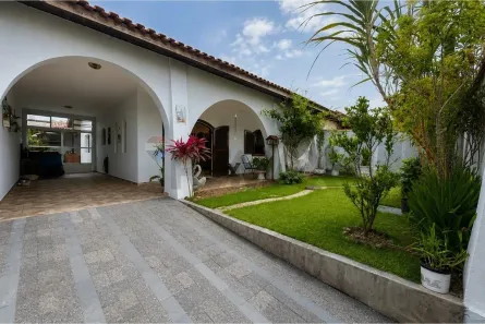 Casa com 3 Quartos à venda, 165m² no Balneário Josedy, Peruíbe