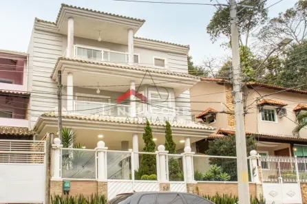 Casa com 3 Quartos à venda, 360m² no Campo Grande, Rio de Janeiro