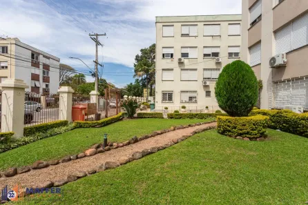 Apartamento com 2 Quartos à venda, 56m² no Passo da Areia, Porto Alegre