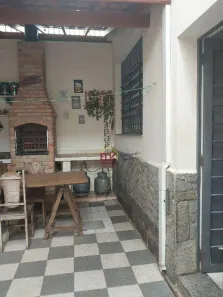 Sobrado com 6 Quartos para venda ou aluguel, 300m² no Jardim Califórnia, Taubaté