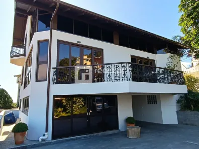 Casa com 4 Quartos para alugar, 269m² no Centro, Florianópolis
