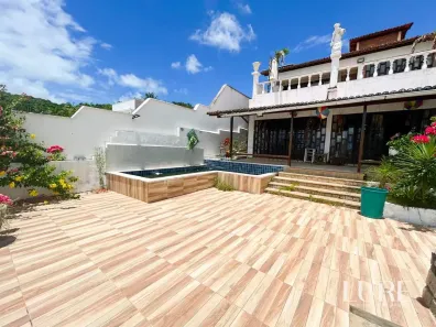 Sobrado com 5 Quartos à venda, 360m² no Ponta Negra, Natal