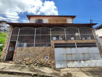 Casa com 4 Quartos à venda, 240m² no Bom Pastor, Juiz de Fora
