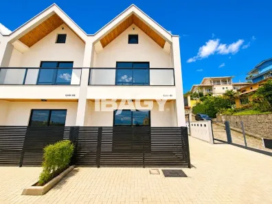 Casa de Condomínio com 2 Quartos para alugar, 90m² no Centro, São José