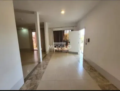 Apartamento com 3 Quartos para alugar, 232m² no Dona Zulmira, Uberlândia