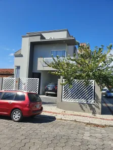 Sobrado com 4 Quartos para venda ou aluguel, 200m² no Perequê, Porto Belo