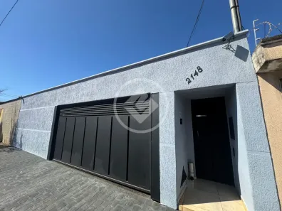 Casa com 2 Quartos à venda, 190m² no Santa Mônica, Uberlândia
