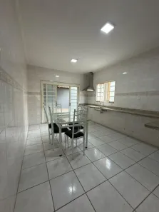 Sobrado com 3 Quartos para alugar, 120m² no Parque Senhor do Bonfim, Taubaté