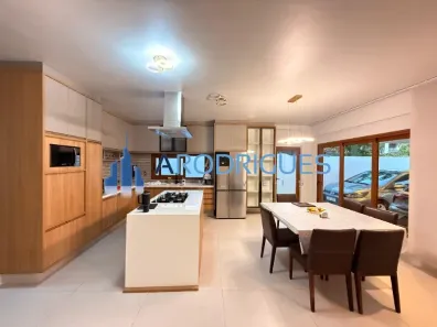Casa de Condomínio com 4 Quartos à venda, 300m² no Piatã, Salvador
