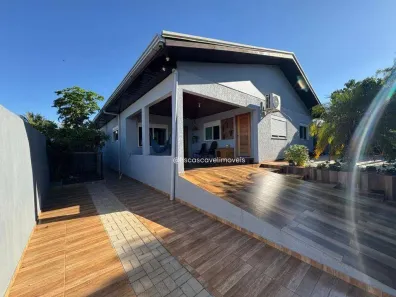 Casa com 4 Quartos à venda, 245m² no Universitário, Cascavel