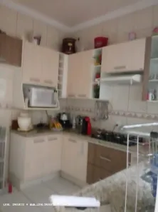 Casa com 3 Quartos à venda, 270m² no Parque Residencial Araki, Presidente Prudente
