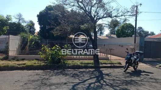 Casa com 2 Quartos à venda, 62m² no Jardim Rebouças, Maringá