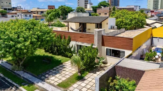 Casa de Condomínio com 4 Quartos à venda, 350m² no Piatã, Salvador