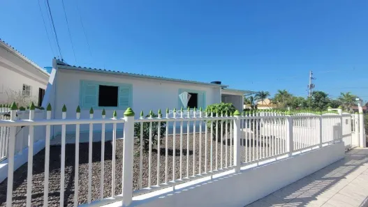 Casa com 2 Quartos para alugar, 80m² no Urussanguinha, Araranguá