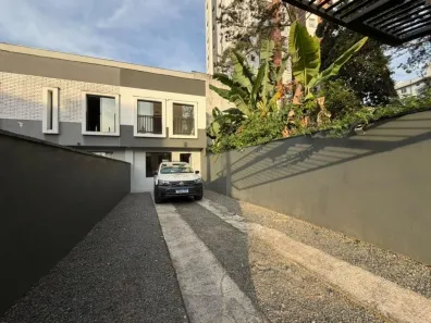 Sobrado com 3 Quartos à venda, 90m² no Santo Antônio, Joinville