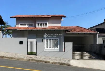 Casa com 3 Quartos à venda, 143m² no Bom Retiro, Joinville
