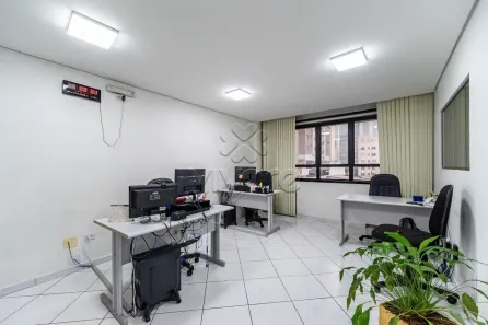 Sala Comercial à venda, 77m² no Centro, Curitiba