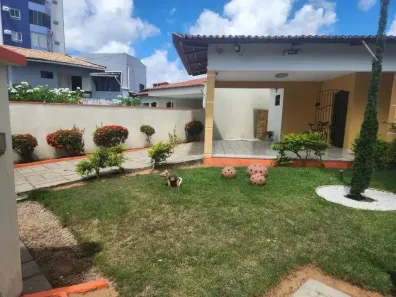 Casa com 4 Quartos à venda, 261m² no Capim Macio, Natal