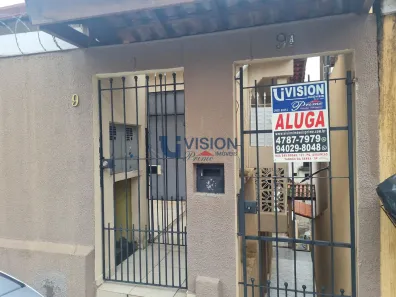 Casa com 1 Quarto para alugar, 50m² no Parque Assunção, Taboão da Serra