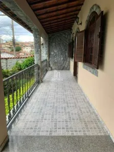 Casa com 3 Quartos à venda, 200m² no Alípio de Melo, Belo Horizonte