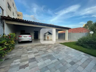 Casa com 4 Quartos para alugar, 300m² no Osvaldo Rezende, Uberlândia