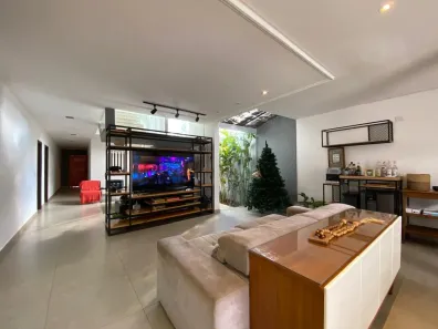 Casa com 4 Quartos à venda, 256m² no Jardim Karaíba, Uberlândia