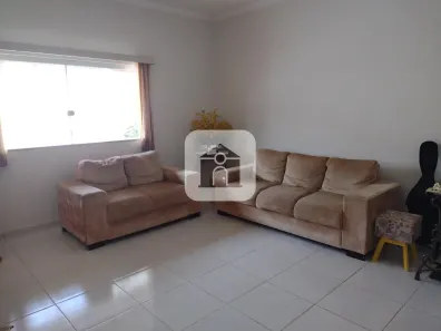 Casa com 3 Quartos à venda, 200m² no Alto Umuarama, Uberlândia
