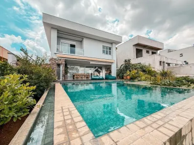 Casa de Condomínio com 4 Quartos à venda, 326m² no Moinho Velho, Embu das Artes