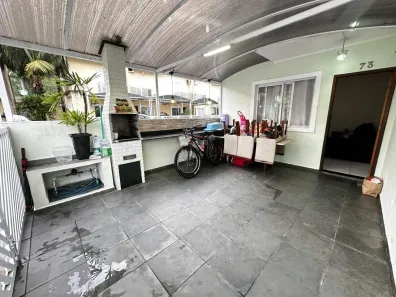 Casa com 2 Quartos à venda, 63m² no Vila Voturua, São Vicente