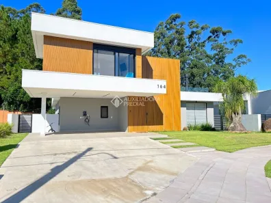 Casa de Condomínio com 4 Quartos para alugar, 340m² no Vila Nova, Porto Alegre