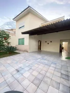 Imóvel Comercial com 6 Quartos para alugar, 259m² no Presidente Roosevelt, Uberlândia
