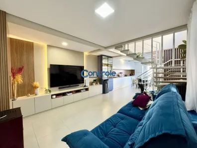 Sobrado com 3 Quartos à venda, 124m² no Carianos, Florianópolis