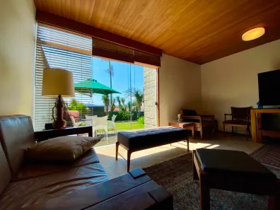 Casa com 3 Quartos à venda, 281m² no Coqueiros, Florianópolis