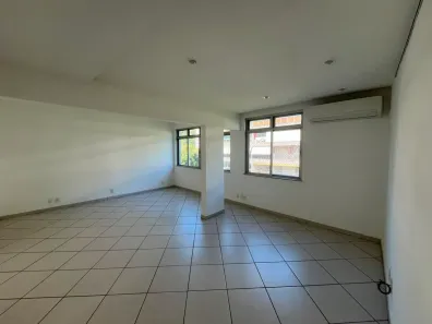 Apartamento com 2 Quartos para alugar, 89m² no Humaitá, Rio de Janeiro