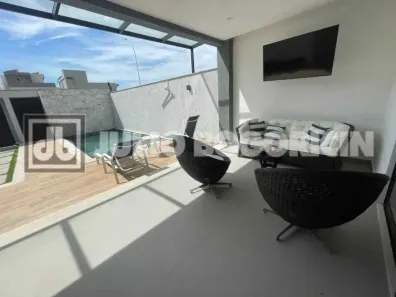 Casa de Condomínio com 5 Quartos para alugar, 330m² no Recreio dos Bandeirantes, Rio de Janeiro