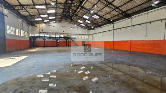 Galpão/Depósito/Armazém para alugar, 748m² no Inamar, Diadema