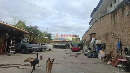 Lote/Terreno à venda, 647m² no Estoril, Belo Horizonte