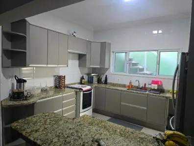 Sobrado com 3 Quartos à venda, 220m² no Jardim Rosália Alcolea, Sorocaba