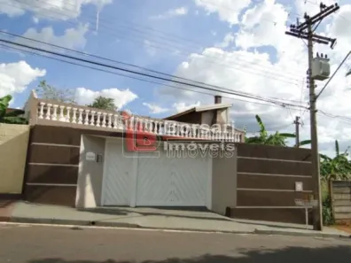 Casa com 4 Quartos para alugar, 350m² no Centro, Araraquara